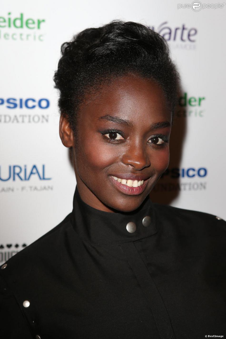 http://static1.purepeople.com/articles/7/12/09/77/@/1127918-aissa-maiga-photocall-du-gala-950x0-1.jpg