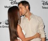 Roselyn Sanchez et Eric Winter amoureux devant Denise Richards et Malin Akerman