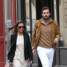 Pippa Middleton et son meilleur ami Arthur de Soultrait à Paris, le 14 avril 2012.