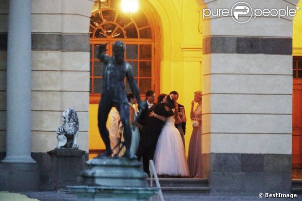 BODA REAL DE MAGDALENA DE SUECIA Y CHRIS O`NEILL 8/06/2013 - Página 33 1150677-la-princesse-madeleine-de-suede-porte-620x0-1