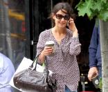 Katie Holmes : Une riche célibataire naturelle et sans prétention