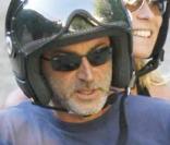 Rebecca Hampton adore les virées en scoot à St Tropez