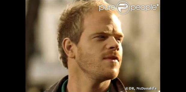 http://static1.purepeople.com/articles/7/12/48/37/@/1186127-frank-geney-star-de-la-sitcom-le-groupe-620x0-2.jpg