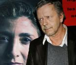Renaud devant la photo d'Ingrid Betancourt