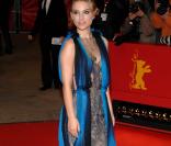 Natalie Portman varie les looks...