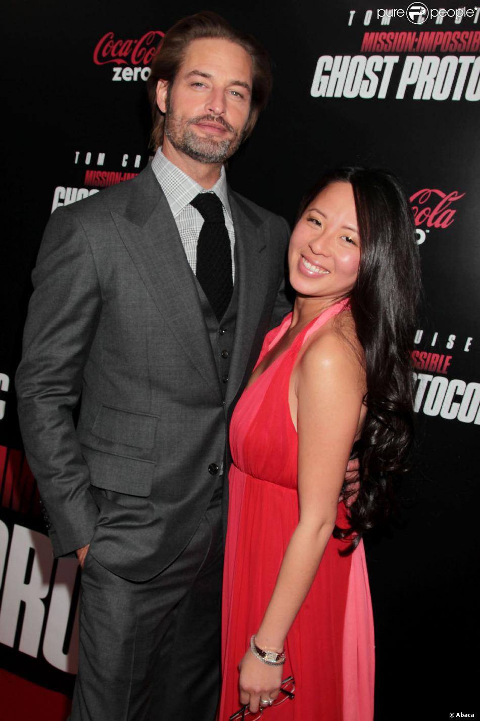 Josh Holloway couple