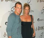 Rachel Hunter avec son fiance Jarret Stoll