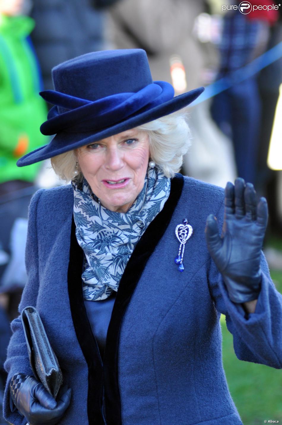 CASA REAL BRITÁNICA - Página 30 1341872-camilla-duchess-of-cornwall-waves-to-950x0-1