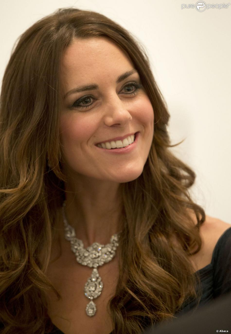 CASA REAL BRITÁNICA - Página 35 1383410-the-duchess-of-cambridge-wearing-a-950x0-1