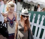 Ashlee Simpson à la sortie du restaurant The Ivy, à Los Angeles