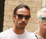 Carlos Leon et sa petite amie... et leur chien Woofy !