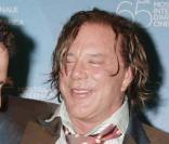 Mickey Rourke reçoit le Lion d'Or avec Darren Aronofsky !