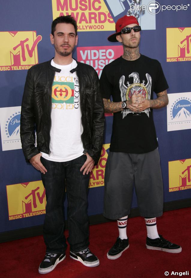 DJ AM et Travis Barker, gravement brûlés dans un accident d'avion