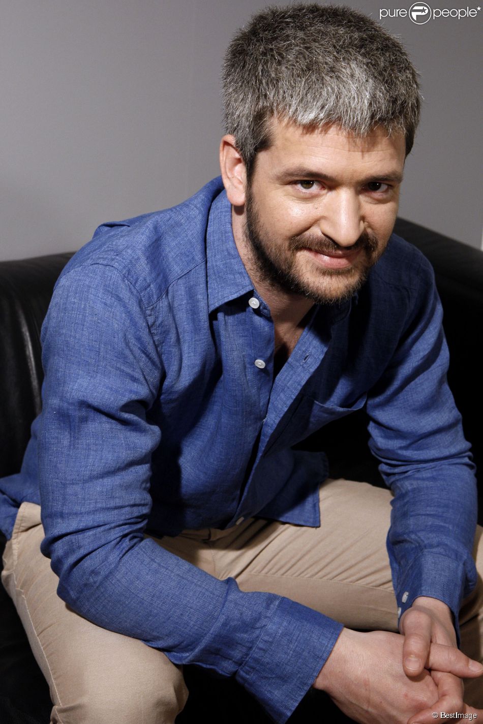 quel age a le chanteur gregoire