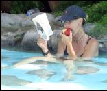 Helen Hunt relax dans un spa à Palm Springs