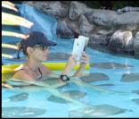 Helen Hunt relax dans un spa à Palm Springs