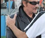 Johnny Hallyday et PPDA se retrouvent sur la pelouse du stade Nelson Paillou