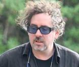 Tim Burton sur le tournage d'Alice avec Mia Wasikowska