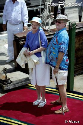 La reine MArgrethe de Danemark et son époux le prince Henrik en Tanzanie