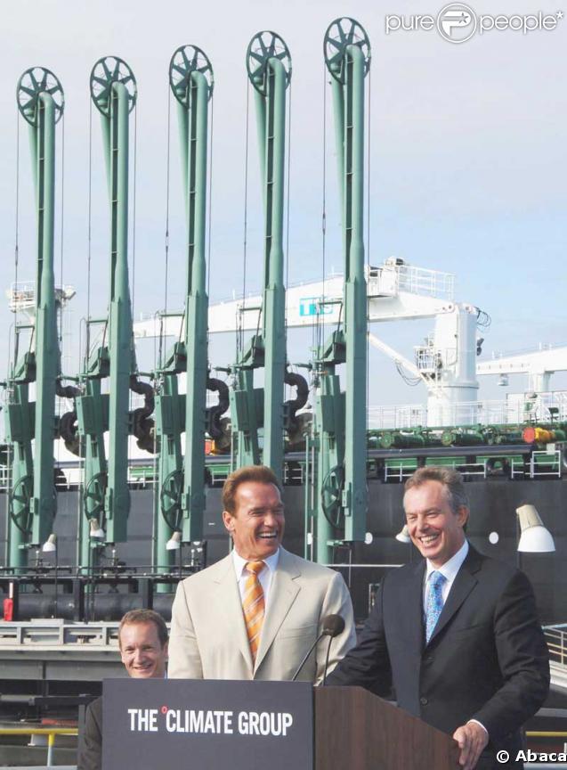 Arnold Schwarzenegger et Tony Blair ont signé un pacte pour faciliter le développement d'énergie renouvelable
