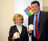 David Douillet est parrain de l'association Pièces Jaunes, ici avec Bernadette Chirac, présidente de la Fondation Hôpitaux de Paris-Hôpitaux de France. 