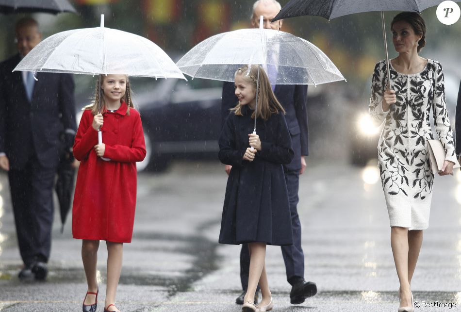 AGENDA DE SM. REYES FELIPE y LETIZIA  - Página 30 2721819-l-infante-sofia-d-espagne-en-manteau-ro-950x0-2