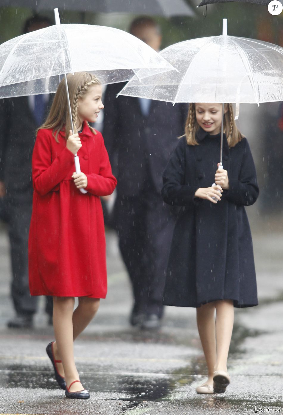 AGENDA DE SM. REYES FELIPE y LETIZIA  - Página 30 2721912-l-infante-sofia-d-espagne-en-manteau-ro-950x0-2