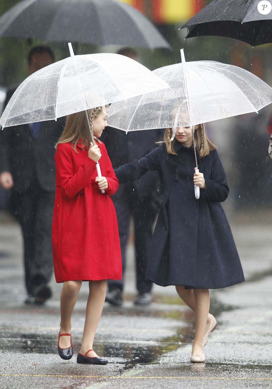 AGENDA DE SM. REYES FELIPE y LETIZIA  - Página 30 2721918-l-infante-sofia-d-espagne-en-manteau-ro-950x0-3