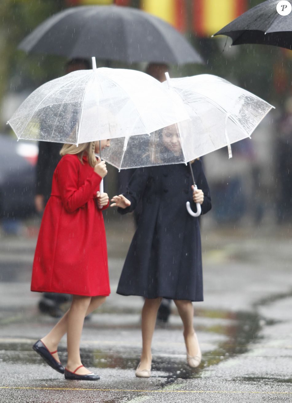 AGENDA DE SM. REYES FELIPE y LETIZIA  - Página 31 2721921-l-infante-sofia-d-espagne-en-manteau-ro-950x0-3