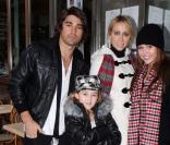 Miley Cyrus, sa mère, sa soeur et Justin Gaston