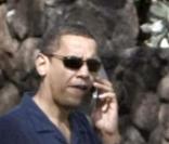 Barack Obama en vacances à Hawaii, mais... toujours joignable !