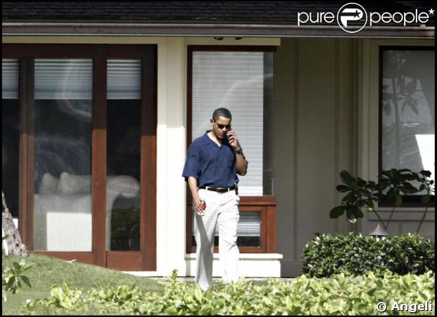 Barack Obama en vacances à Hawaii, mais... toujours joignable !