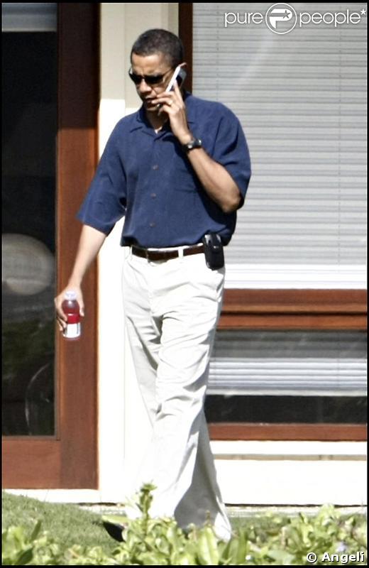 Barack Obama en vacances à Hawaii, mais... toujours joignable !