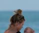 PHOTOS : Billie Piper à Miami avec bébé et mari... attention à ton top, Billie !
