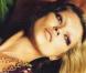 PHOTO : Kate Moss, pose tendresse dans les buissons...