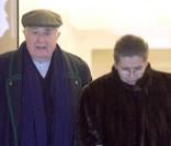 Simone Veil et son mari Antoine rendent visite à Rachida Dati à la clinique de la Muette, le 4/01/08 