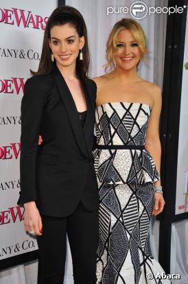 Anne Hathaway et Kate Hudson rayonnantes à la Première du film Bride Wars à new-York