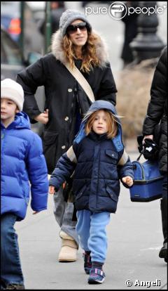 Sarah Jessica Parker accompagne son fils  
 
  
 
 <!--
	<! 
		@page { margin: 2cm