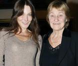 Carla Bruni et sa mère Marisa, qui a décidé de vendre le château de Castaneto Po