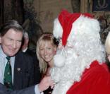 Rencontre au sommet: Le Prince Charles et le Père Noël. 