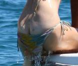 La star Sienna Miller à la plage