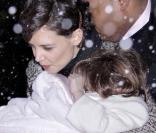 Katie Holmes et sa fille Suri sous la neige à New York