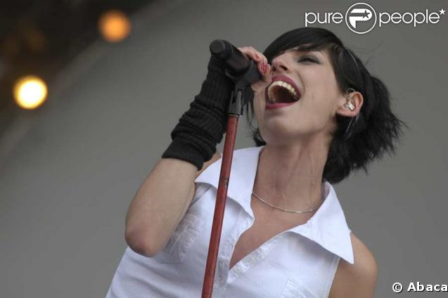 Superbus Jennifer Ayache