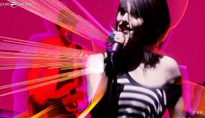 Jennifer Ayache dans le clip d'Addictions