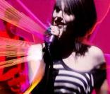 Jennifer Ayache dans le clip d'Addictions