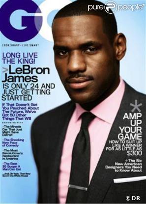 Le basketteur LeBron James en couverture du numéro de GQ dans lequel on trouve les clichés d'AnnaLynne McCord