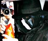 Michael Jackson tente de sortir discrètement d'une clinique de Beverly Hills