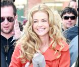 La jolie Denise Richards, absente du grand écran depuis plus de quatre ans, est au Festival de Sundance et prépare un retour au cinéma imminent. Elle est radieuse ! 