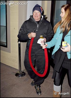 Robin Williams passe par-dessus les "barrière" du Festival de Sundance, à moins qu'il ne cherche une laisse pour son Woofy !