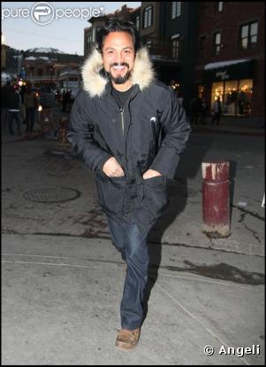 Le charmant Benjamin Bratt s'est laissé pousser le bouc pour sa venue au Festival de Sundance. Mais qui va s'en plaindre ?!